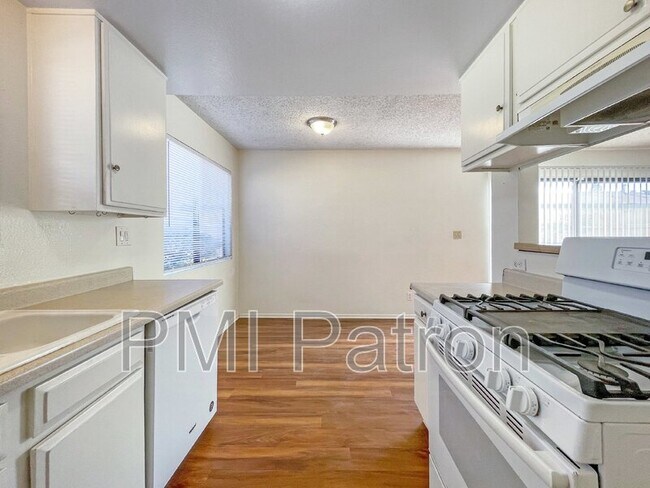 Photo - 1935 E 52nd St Unit Apt 2