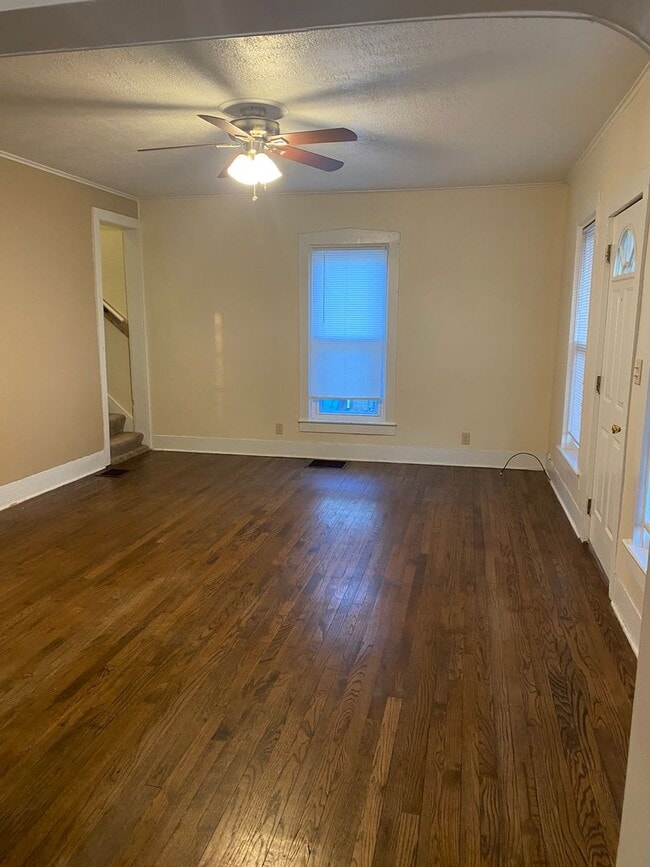 Photo - 174 Market St