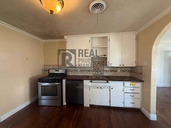 Photo - 1400 N Lincoln St