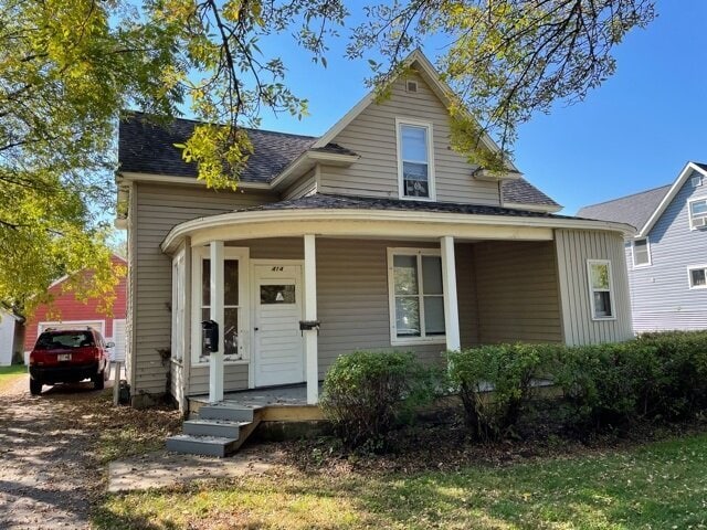 Building Photo - 414 12th Ave W