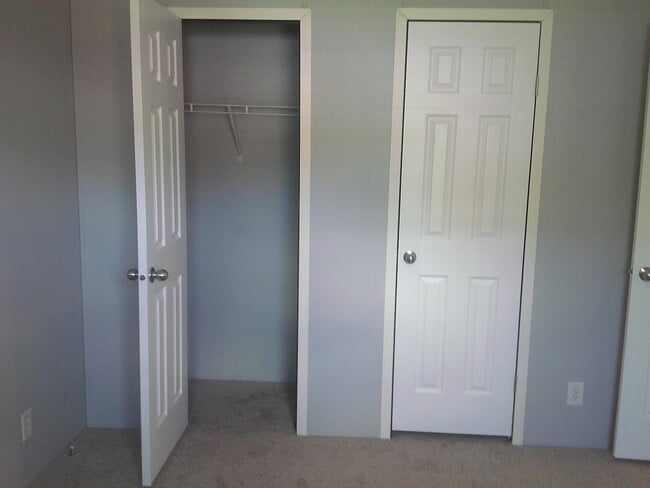 Photo - 314 N Green Meadow St SE