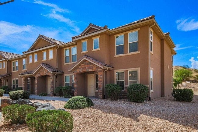 Beautiful Fossil Hills END UNIT!! - Beautiful Fossil Hills END UNIT!! House