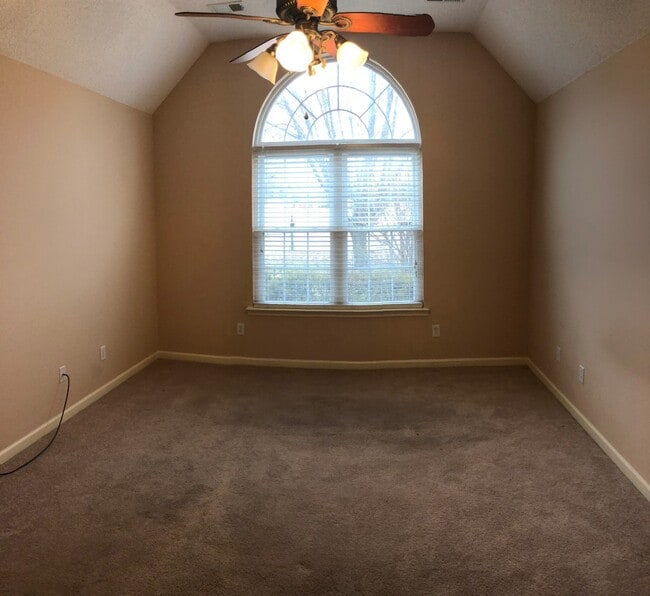 Photo - 9237 Lakeshore Dr