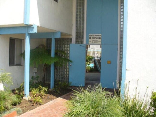 Building Photo - 909 N. Wilmington Blvd. Rental