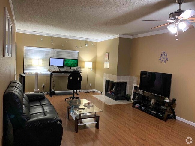 Building Photo - 4671 Albany Cir Unit 106 Rental