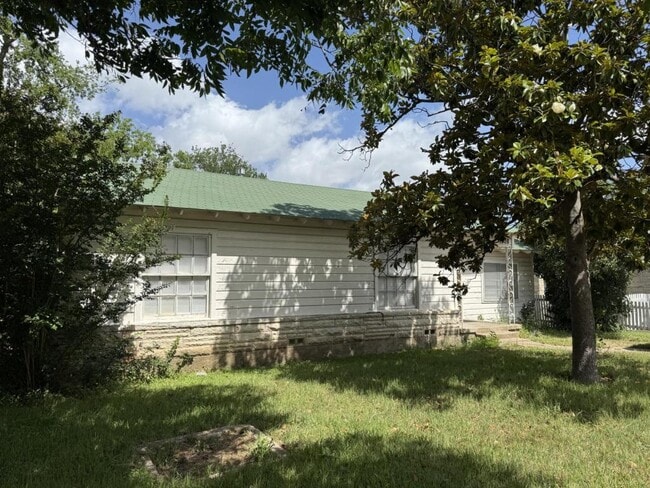 Building Photo - 1508 S 43rd St Rental