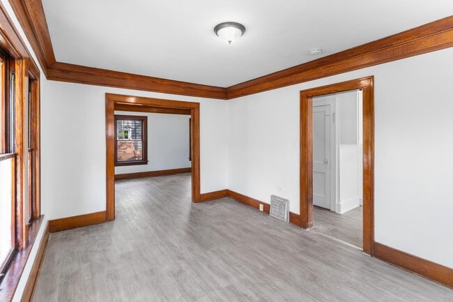 Photo - 989 N Howard St