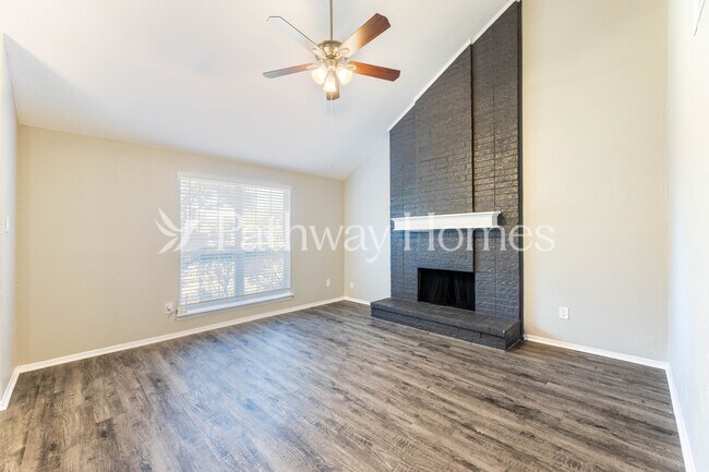 Photo - 4064 Lonesome Trail