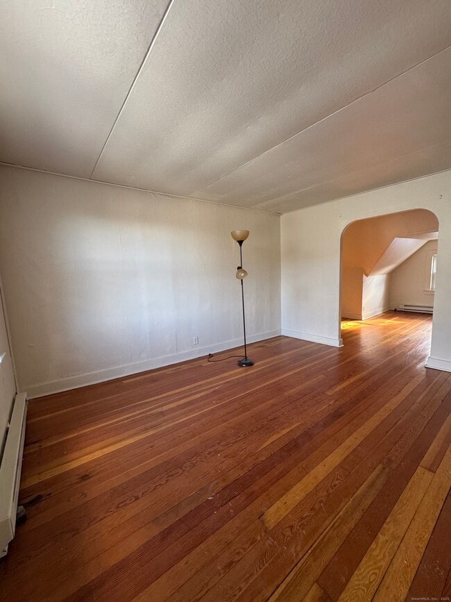 Photo - 144 Montauk Ave Unit 3