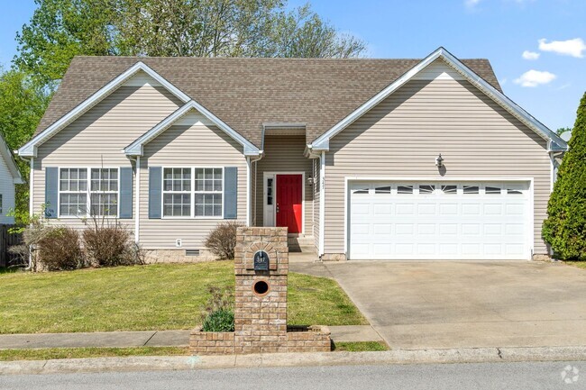 Building Photo - COMING SOON! Cute home close to shoppin...