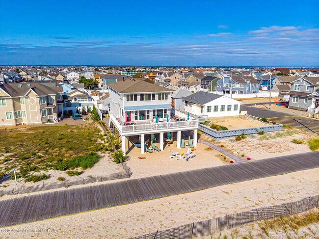 2102 Oceanfront