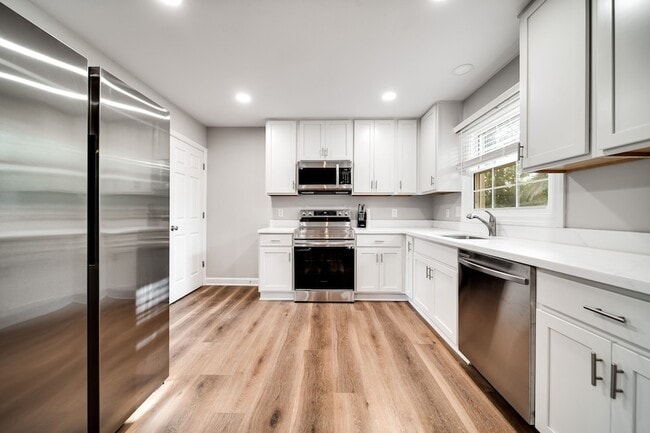 Photo - 1015 Craig St