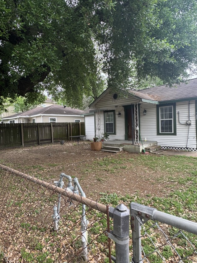 Photo - 222 Harkness St (Houston, TX)