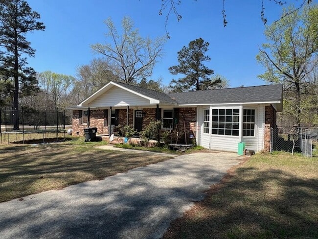 Photo - 3 Bedroom, 1.5 Bath Home in Dearing