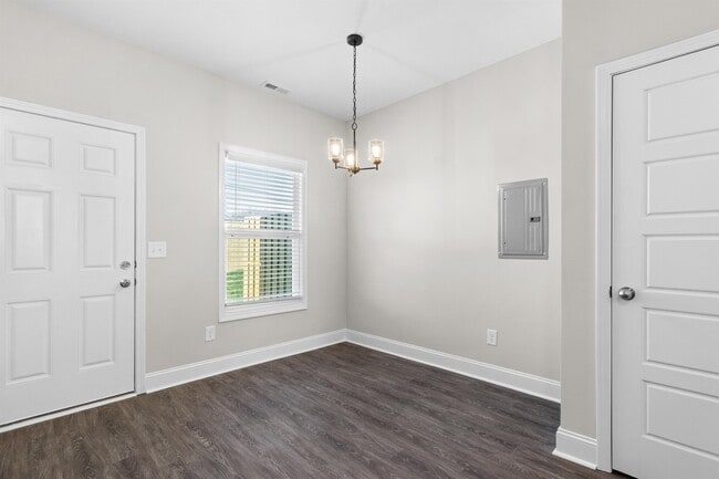 Photo - 203 Copeland Rd