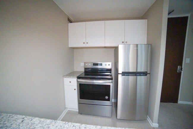 Photo - 233 E Erie St