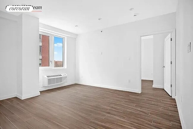 Building Photo - 906 E New York Ave Rental