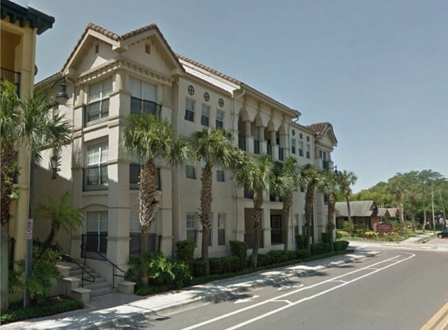 Hyde Park SOHO | 2BR/2BA Condo - Hyde Park SOHO | 2BR/2BA Condo Unit 133