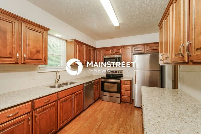 3 Bedroom Pet-Friendly Home in Independence, MO with Main Street Renewal