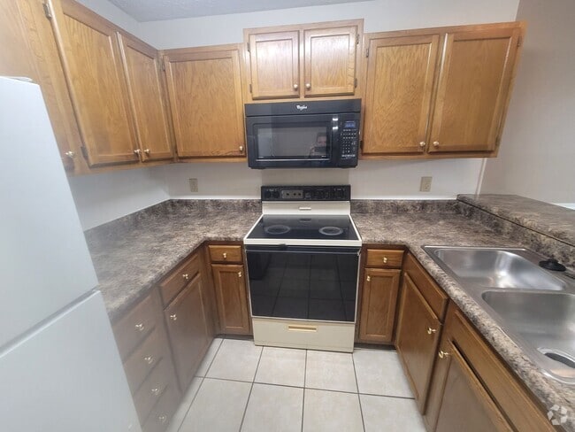 Building Photo - 2 bedroom Ground Floor! Rental
