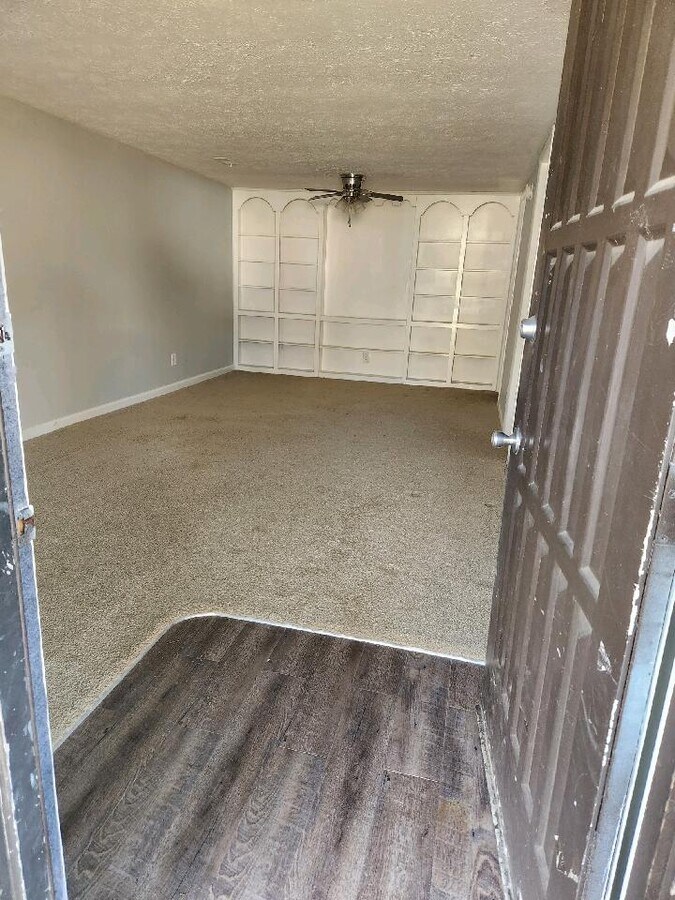 Photo - 1100 Northview Dr Unit HB13G