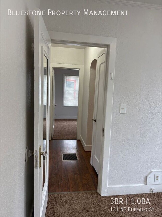 Photo - 131 NE Buffalo St