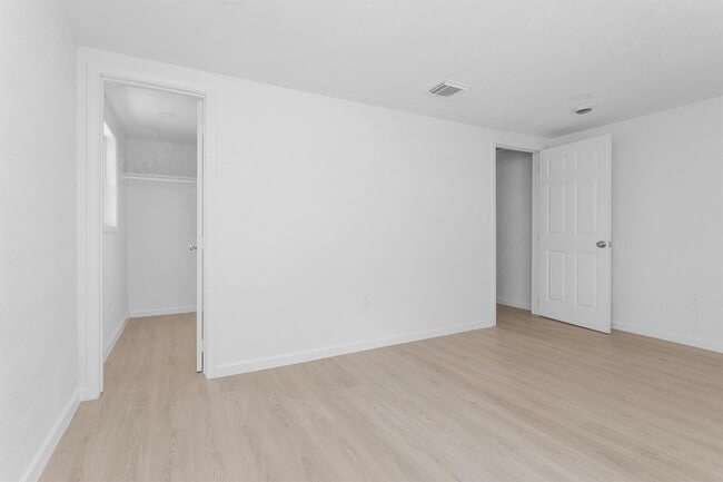 Building Photo - 16016 Green Manor Dr Unit B