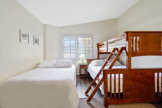 Photo - 16 Corniche Dr Unit H