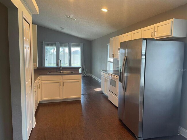 Photo - 308 Halstead Dr