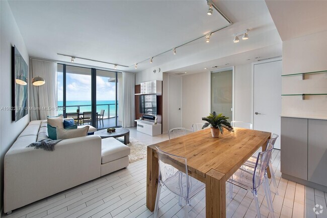 Building Photo - 2201 Collins Ave Unit 915/913 Rental