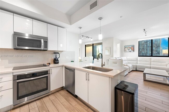 Photo - 999 SW 1st Ave Unidad 2204