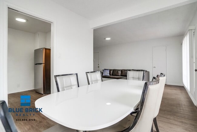 Photo - 12310 Chandler Blvd Unit 18