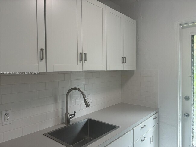 Photo - 334 25th St Unidad 3