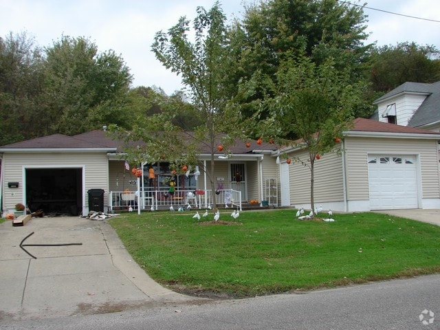 Building Photo - 1121 Bonser Ave Rental