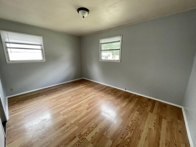 Photo - 904 Oakley Ave