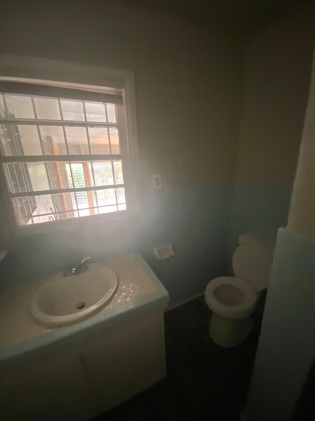 Photo - 2107 Spring St