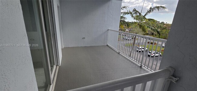 Photo - 10700 NW 66th St Unit 414