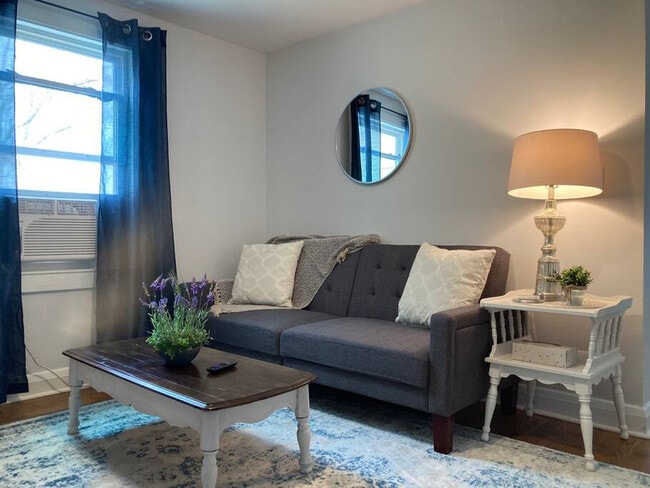 Building Photo - 905 Hill St Unit ID1397977P