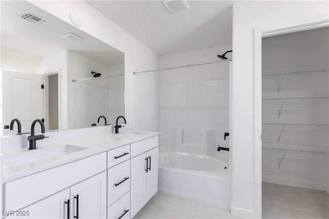 Building Photo - 2611 Aversa St