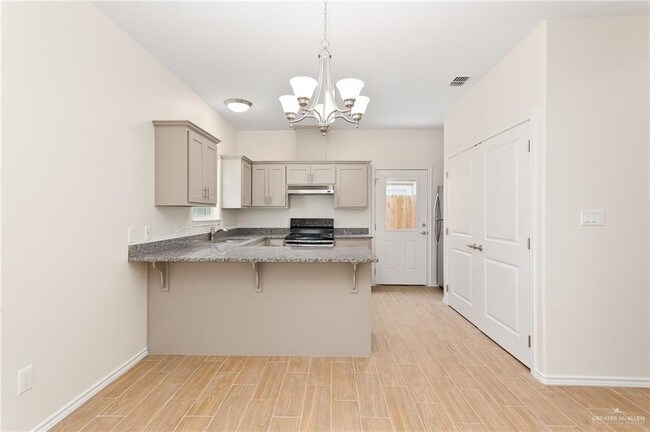 Photo - 13 Hawthorne Ave Unidad 4