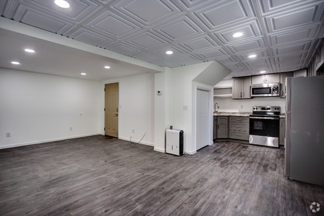 Building Photo - 308 E Mary St Unit 5 Rental