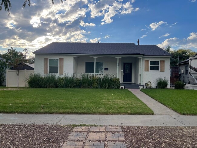 Building Photo - 863 N 11th Ave