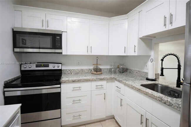 6020 NW 64th Ave Unit 108