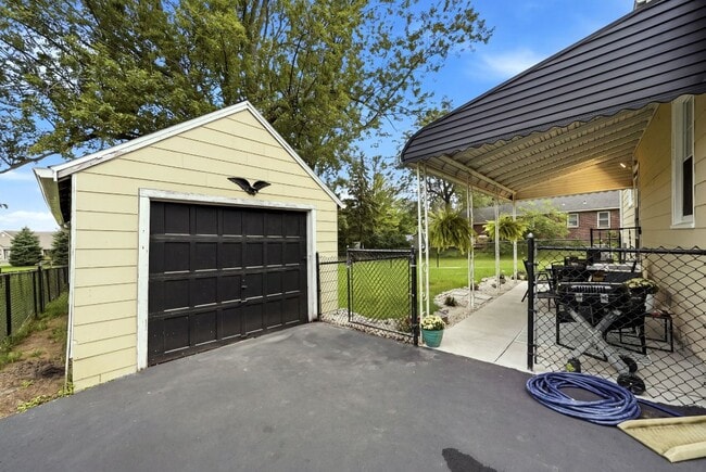 Photo - 14 Martha Dr