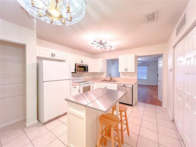 Photo - 2306 SW 42nd Dr