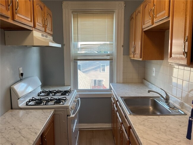 40 Laban St