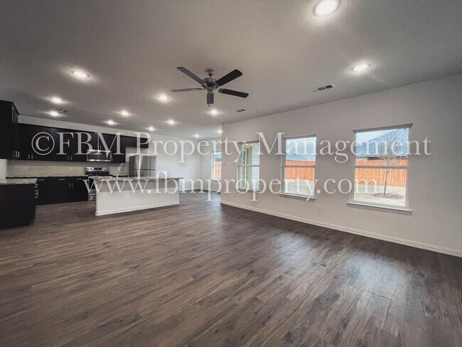 Photo - 655 Excelsior Dr