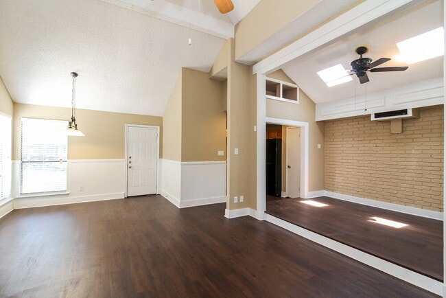 Photo - 1141 Paintbrush St