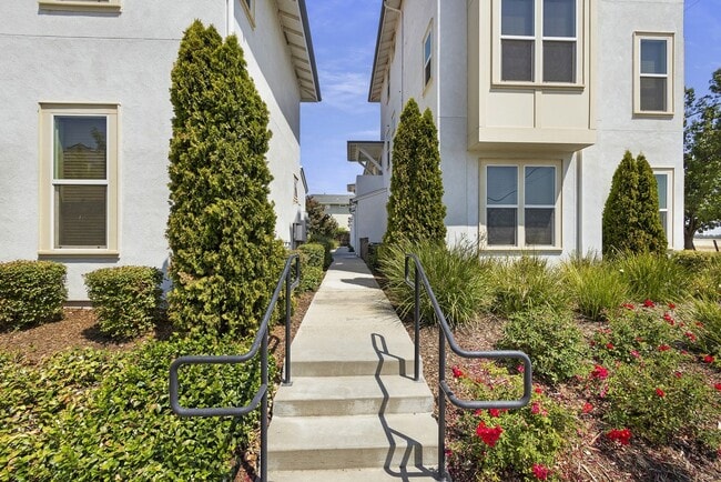 Photo - 2 Bedroom, 1 Bath Available! Unidad 2214-102