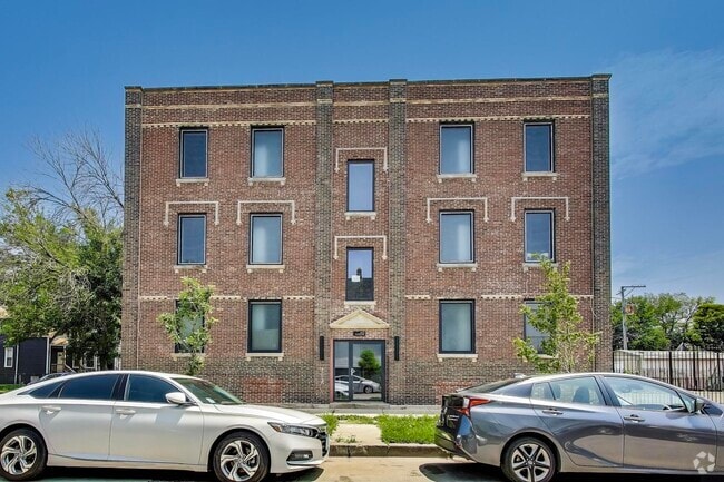 Building Photo - 2023 N Drake Ave Unit 3N Rental